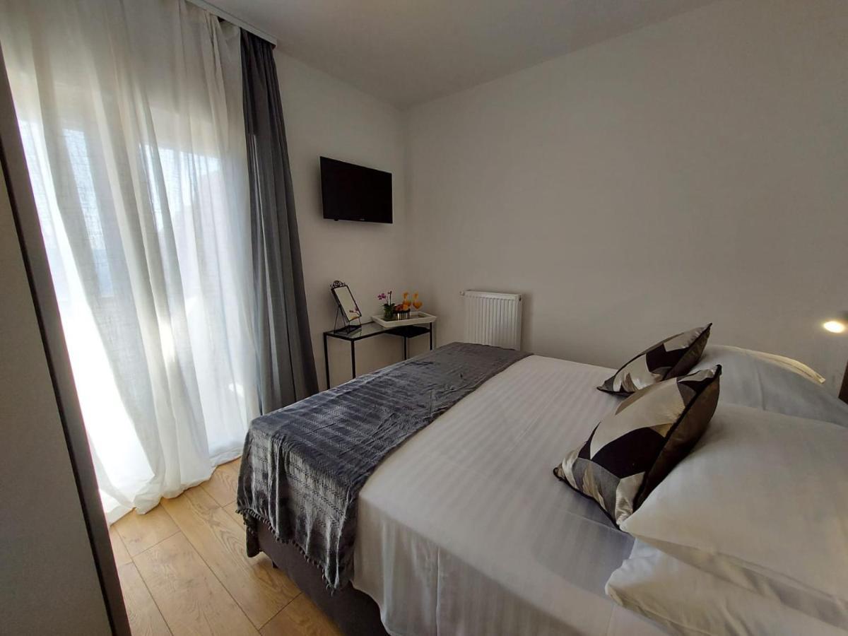 Apartmani Cvita Омиш Экстерьер фото
