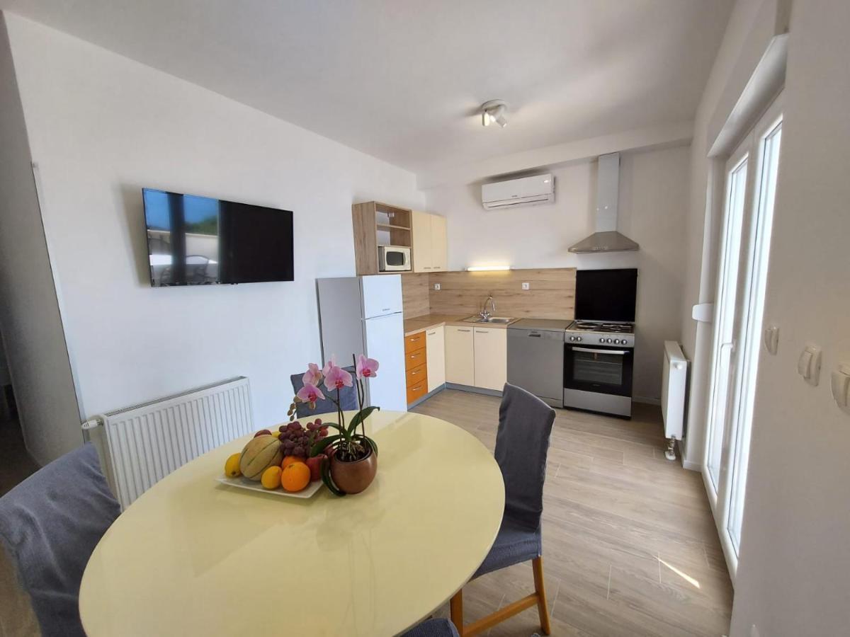Apartmani Cvita Омиш Экстерьер фото
